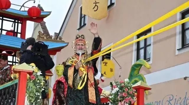 這個德國小鎮居民自稱「中國人」，中文是官方語言，春節比我們還熱鬧？