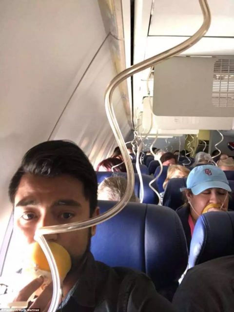 鮮血滿地，上百名乘客絕望哭嚎！緊急關頭，機長閉上了眼睛...