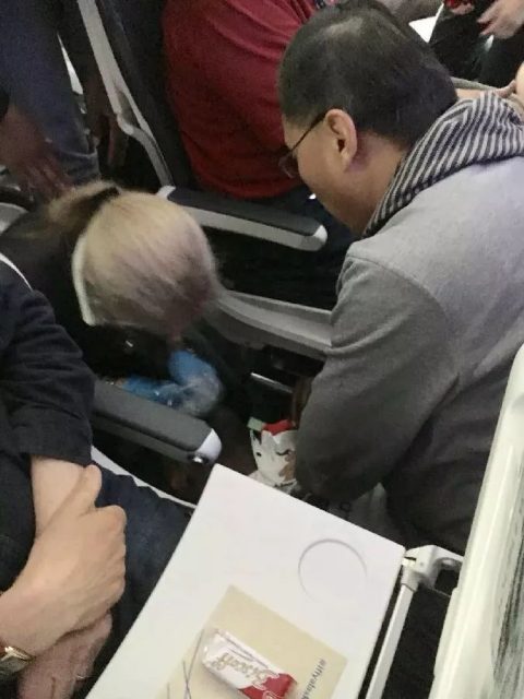 牛！華裔醫生飛機上出手，救回美國乘客一命！
