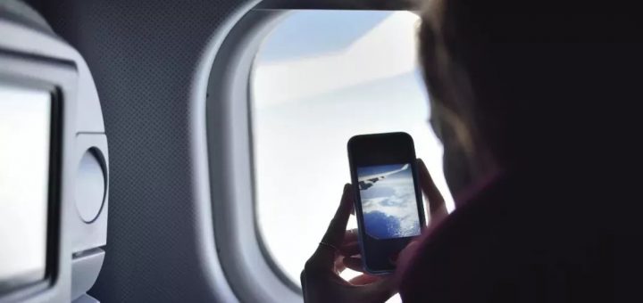 旅客国际航班上“飞行模式”玩手机游戏 半小时被收10万漫游费