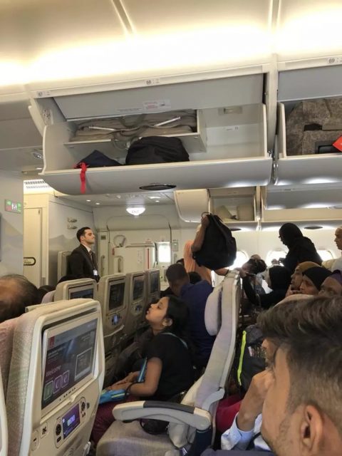 突發！飛往紐約肯尼迪機場航班內大規模病毒爆發，上百乘客感到不適，19人染病！