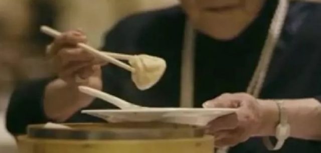 了不起！这个99岁的女人，却改变了整个美国对中餐馆的印象
