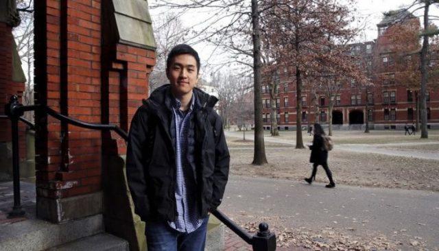 哈佛亚裔学生成首位获罗兹奖学金梦想生 喜悦之余他在害怕什么