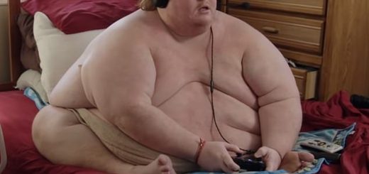 佐治亚州男子重640斤整日 赤身裸体打游戏 还上了电视节目
