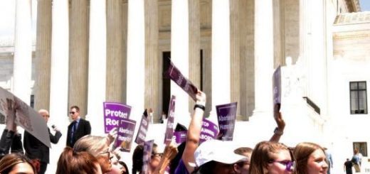美国堕胎议题延烧 两州提出立法保护女性堕胎途径