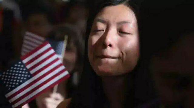 移民美国的中国人曝光美国的软肋，竟是...
