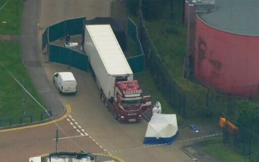 骇人！英国卡车集装箱惊现39具尸体 25岁司机被捕（图）