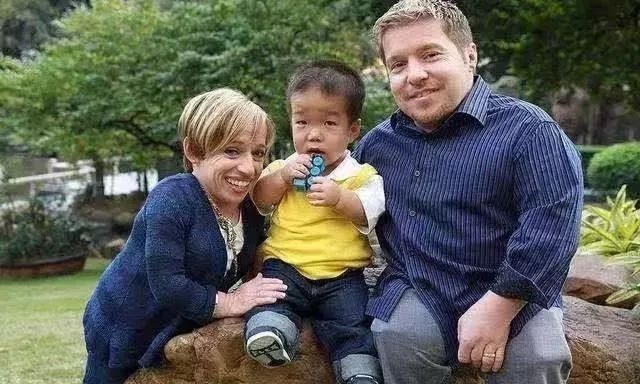 九萬個中國殘障棄嬰，是如何在美國生活的？