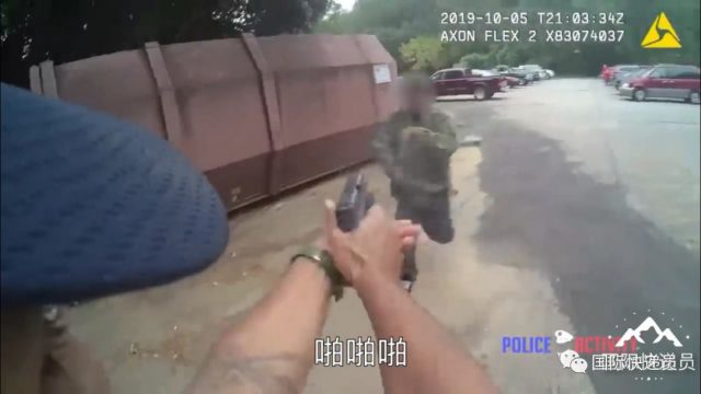 刀法再好，也怕擊倒！喬治亞州警察躲過回身一刀，三槍重創對方