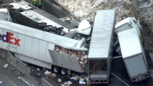 賓州高速車禍釀數十死傷 傳翻車巴士從紐約華埠出發