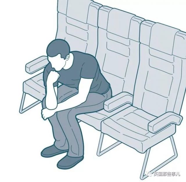 經濟艙里如何睡得舒服？記住這18個沙雕睡姿，保證不會挨揍！