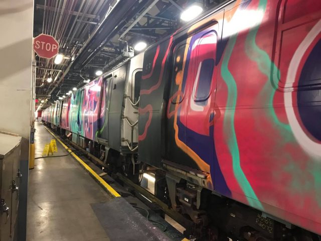 “整天吸毒”20地铁车厢一夜被涂鸦 纽约民众惊呼噩梦重现