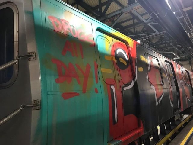“整天吸毒”20地铁车厢一夜被涂鸦 纽约民众惊呼噩梦重现
