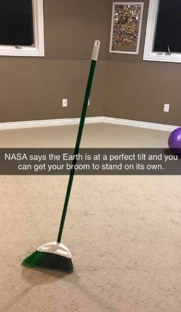 网友们狂立起扫把，NASA：我不是，我没有，别瞎说啊！
