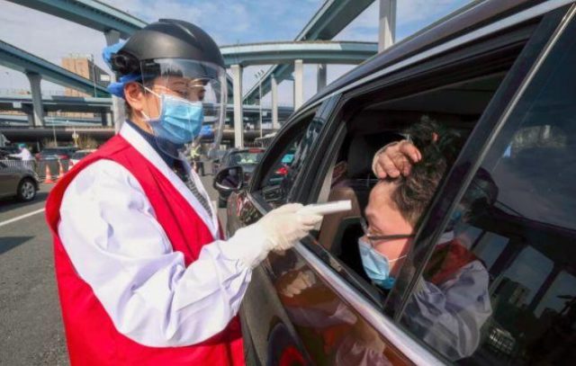 《紐約時報》記者介紹中國抗疫的視頻火了，網友：他說的是大實話！