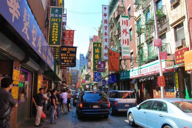 纽约政要华埠用餐 支持华人生意为社区打气