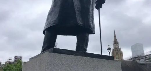 美國又一座南方邦聯軍雕像被推倒; 美英比爆發最大規模抗議，示威者為何將怒火撒向這些雕像？