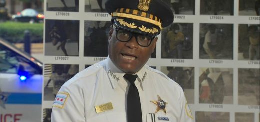 为防止抢劫事件再次发送，芝加哥警方计划在本周末派出1000名警察进入市中心