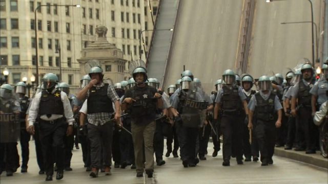 在发生抢劫事件后，芝加哥周四在市中心举行了公共安全演习