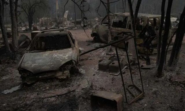 美國大火已致33人死 小鎮被夷為平地似鬼城 50萬人連夜逃命 州長:
