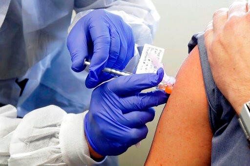 CDC强调民众需为接种新冠疫苗副作用做好准备