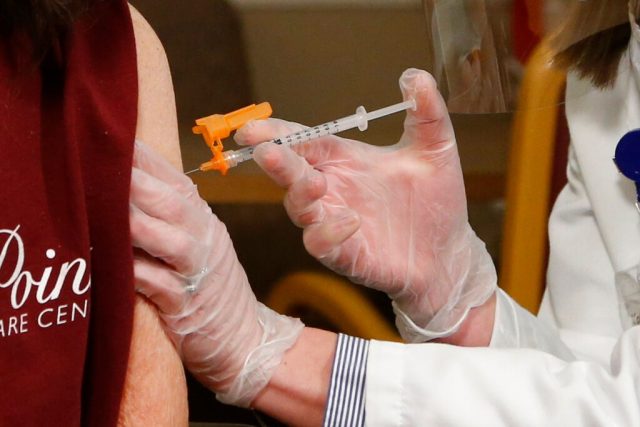 CDC委员会做出建议 这些人将会第二、第三批接种疫苗