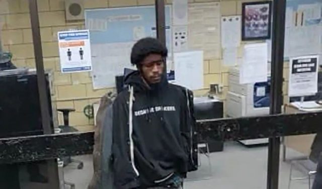 紐約地鐵非裔遊民連捅4人被捕：曾4次遭捕後釋放 有精神病史！