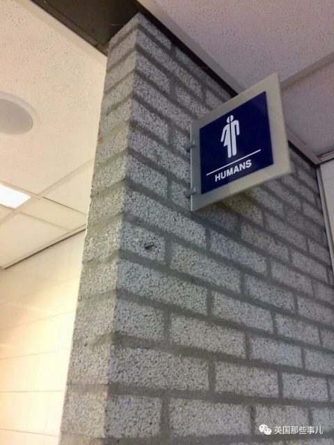 国外各种奇怪实用的公厕设计，男厕能给宝宝换尿布？满满的细节！