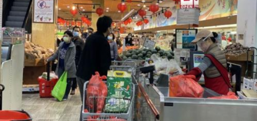 食物价格一路猛涨，超市开始囤货求自保！