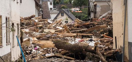 百年不遇! 67死70失踪! 欧洲洪灾摧毁多个城市 居民遭巨浪卷走 房屋夷为平地!