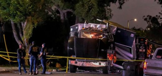 洛杉矶烟花爆炸致17人受伤 罪魁祸首竟是防爆容器罐