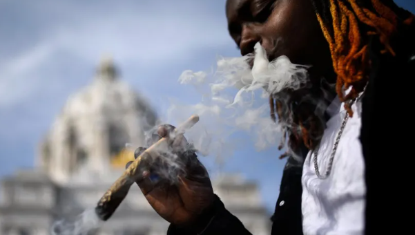 突发！美国宣布大麻合法，吸食大麻不再定罪！