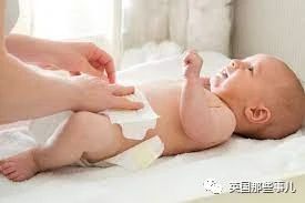 给宝宝换尿布前父母要先征求宝宝同意？澳洲这机构引发巨大争议！