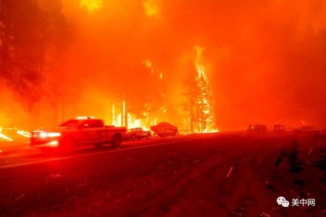 末日景象！加州最大野火因天氣突然爆發 淘金熱小鎮毀於一旦
