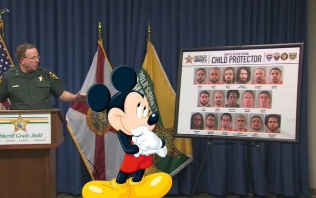 警察假裝13歲小女孩抓住十幾個戀童癖，有3人還是迪士尼的員工？！