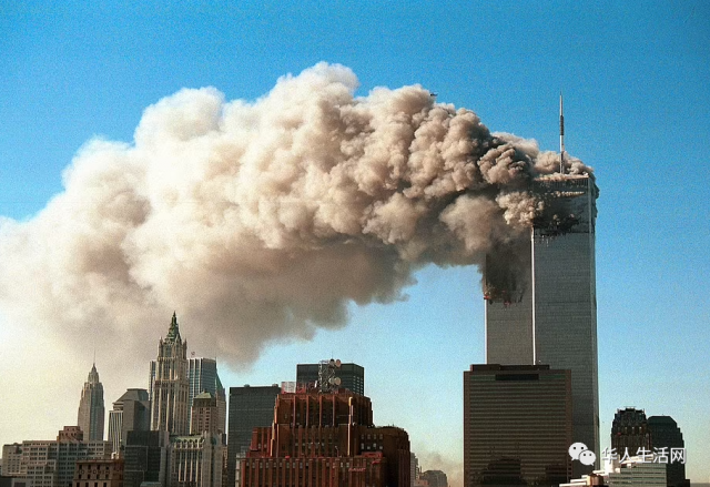 9.11恐袭20周年，美国五任总统参加悼念仪式，川普独自前往纽约警局