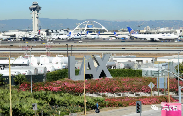 离谱！美国小哥冲进洛杉矶机场，差点偷走一架飞机！
