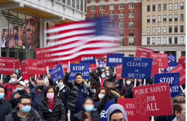 美东千人大示威，声援费城见义勇为遇袭华裔女生