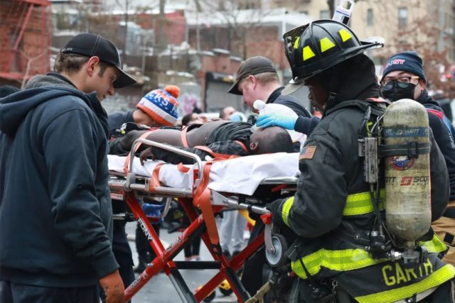 至少19死63傷 紐約布朗士公寓5級大火：每層都有屍體！