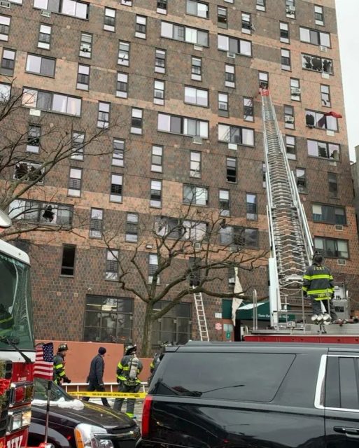 至少19死63伤 纽约布朗士公寓5级大火：每层都有尸体！