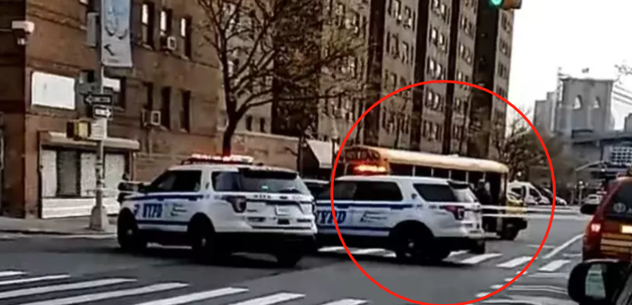 纽约67岁华裔老人被校车卷入车底,抢救一个多月终不幸身亡。