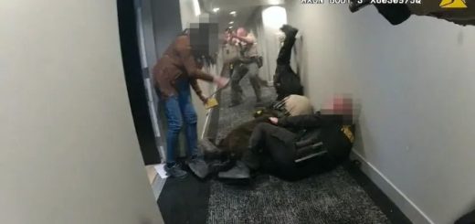 悲劇! 47歲華裔女子手持菜刀開門 遭警察亂槍擊斃! 視頻曝光 網友驚爆內幕!