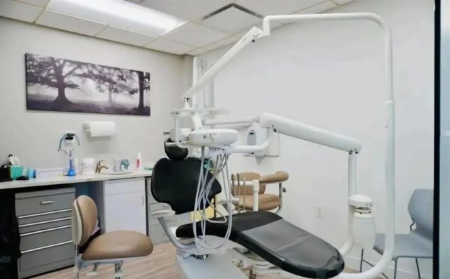 美国牙医为骗钱故意钻烂患者牙齿再修复，5年毁掉上千颗牙齿？！