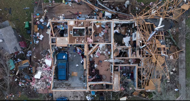 3000萬人警告，龍捲風襲擊西南多州，所過之地夷為平地