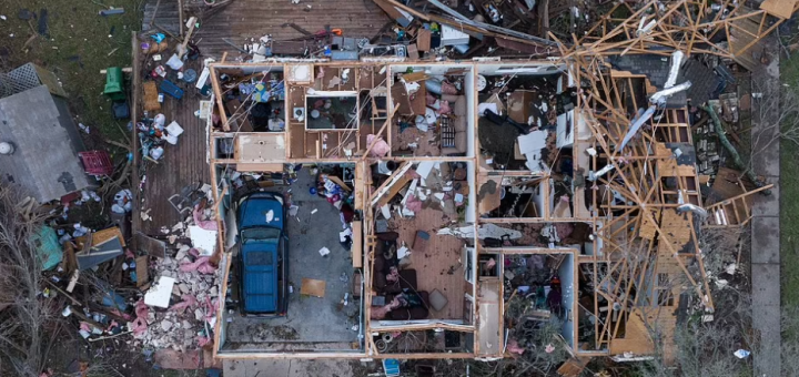 3000万人警告，龙卷风袭击西南多州，所过之地夷为平地