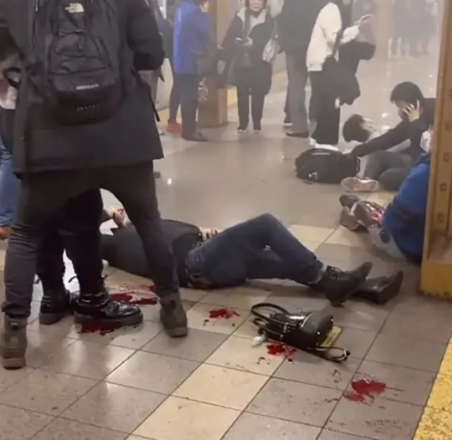 突發！紐約地鐵遭血洗! 亞裔中彈 華人驚魂 槍手在逃! FBI大搜捕!