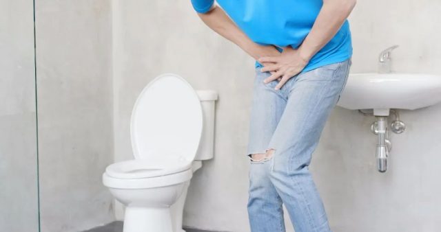 腸癌來臨時，上廁所會出現4個異常，哪怕出現一個，也要及時檢查