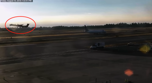 驚悚! 飛機降落亞特蘭大機場突發大火 全機嚇瘋! 29歲男子溜進機場 偷開飛機 結局太慘! 最後畫面曝光