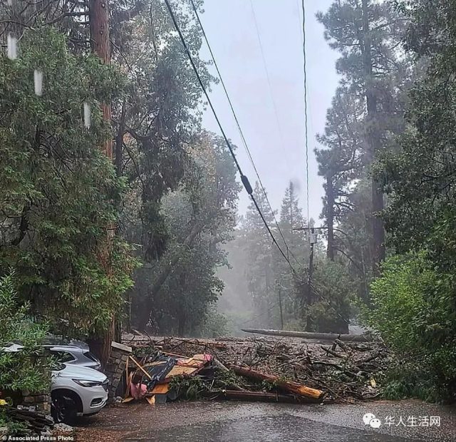 加州多地爆發泥石流，山上傾瀉而下，房屋捲走，當地人紛紛逃命！