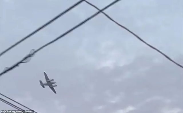 嚇傻! 男子偷飛機後威脅撞沃爾瑪 城市空中盤旋5小時 911恐怖重現!